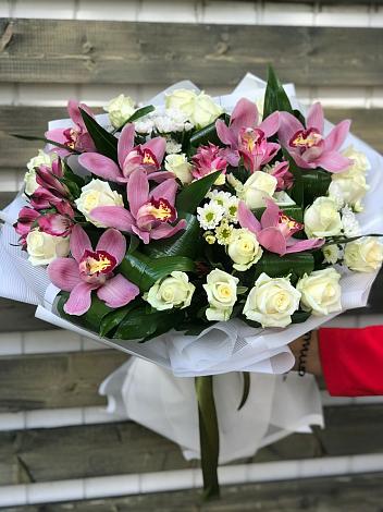 Букет цветов из: Розы и Хризантемы в Черкизово