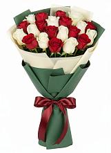 Букет Микс из красных и белых роз в Черкизово