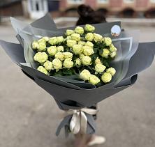 Букет Белые кустовые розы Солинеро в Черкизово