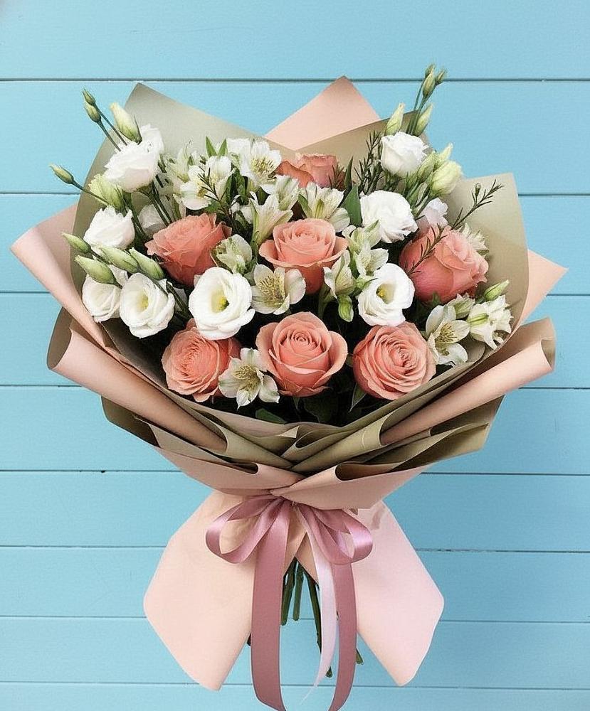 Букет цветов из: Розы, Альстромерии и Лизиантусы в Черкизово