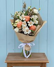 Букет цветов из:  Альстромерии, Лизиантусы, Розы и Хризантемы в Черкизово