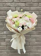 Букет цветов из:  Гвоздики, Розы, Лизиантусы и Хризантемы в Черкизово