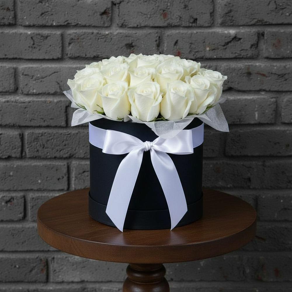 Цветочная композиция из Розы в шляпной коробке в Черкизово