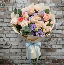 Букет цветов из:  Розы, Лизиантусы и Гвоздики #REPLACE_PRED# Черкизово