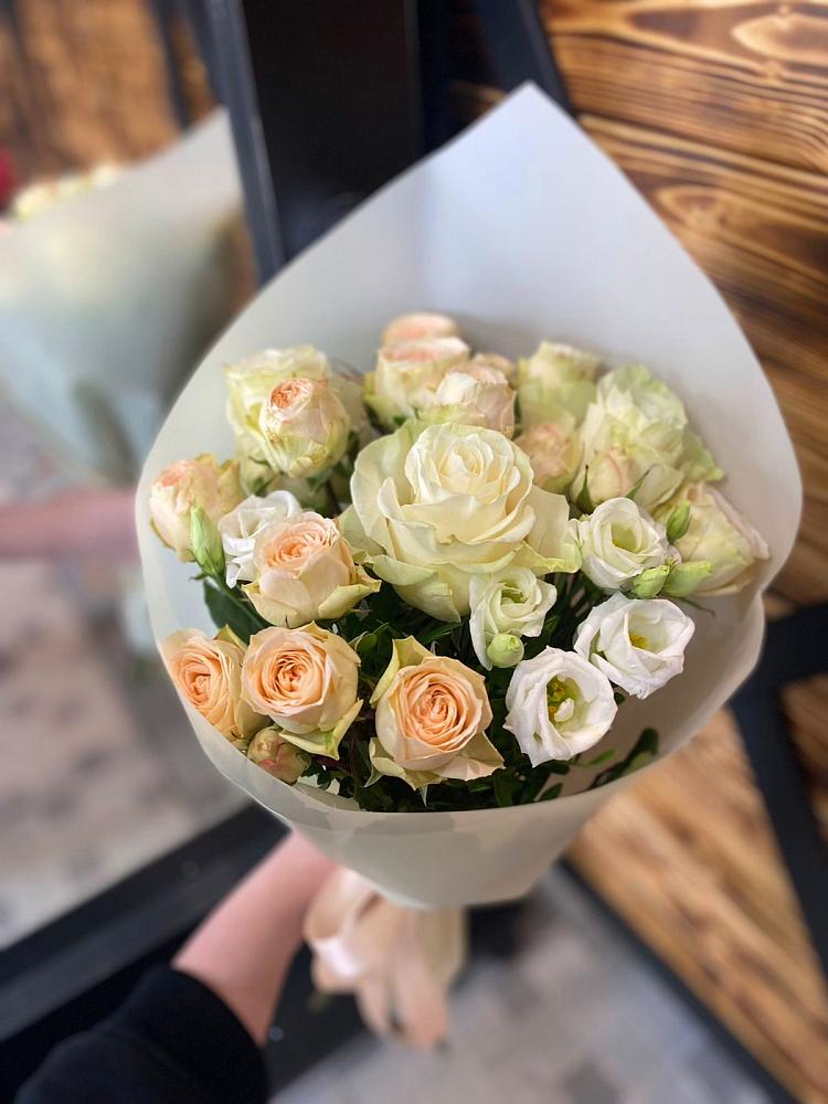 Букет цветов из: Розы и Лизиантусы в Черкизово