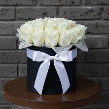 Цветочная композиция из Розы в шляпной коробке в Черкизово